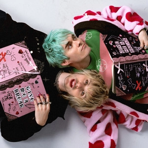 Album cover give me a break! (feat. waterparks)