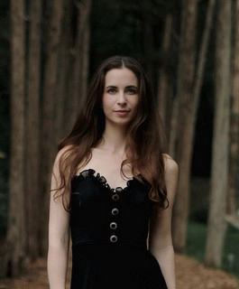 Artist cover Emi Ferguson