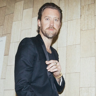 Artist cover Charles Kelley