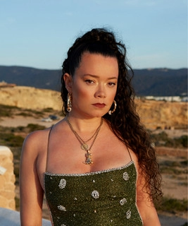 Artist cover Clementine Douglas
