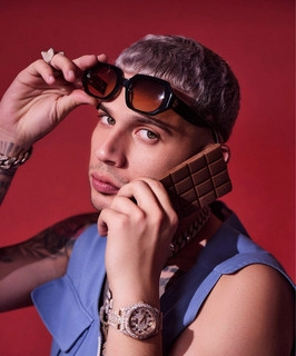 Artist cover Dei V
