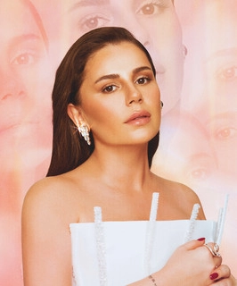 Artist cover Merve Özbey