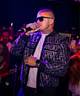 Artist cover Dawid Narożny