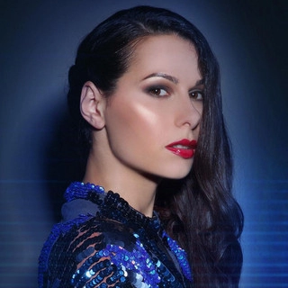 Artist cover Erika