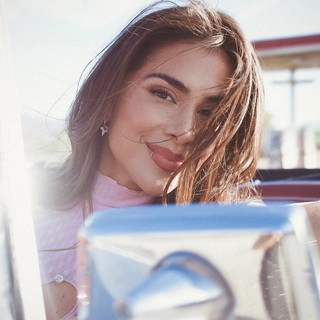 Artist cover Greeicy