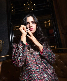 Artist cover Nikhita Gandhi