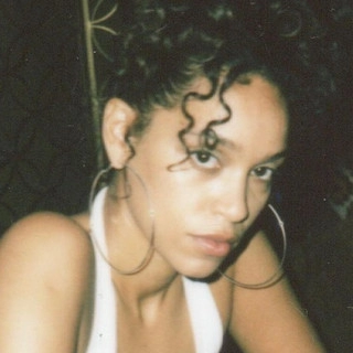 Artist cover Izzy Bizu