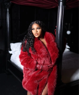 Artist cover Ester Dean