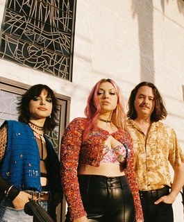 Artist cover Hey Violet