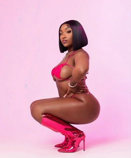 Artist cover Erica Banks