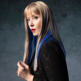 Artist cover Suzanne Vega