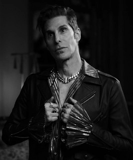 Artist cover Perry Farrell