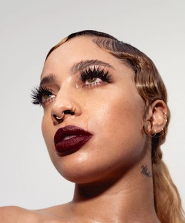 Artist cover Kiana Ledé