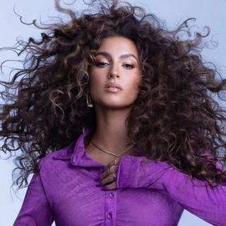 Artist cover Tori Kelly