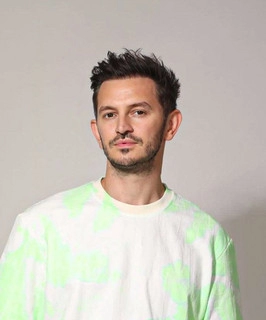 Artist cover Burak Yeter