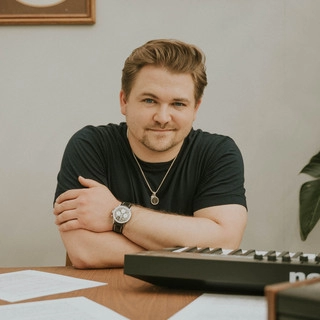 Artist cover Hunter Hayes