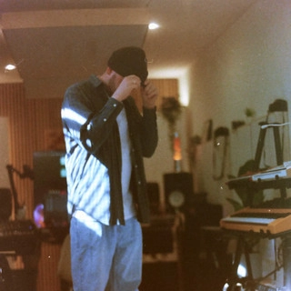 Artist cover B-Side