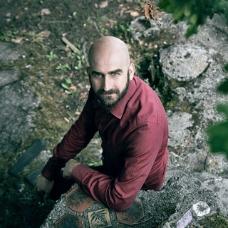 Artist cover Larsen Genovese
