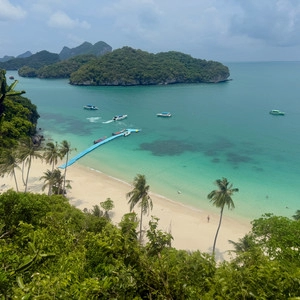 Track cover Ang Thong