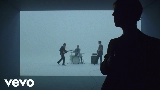 Video cover Don't Let Me Go